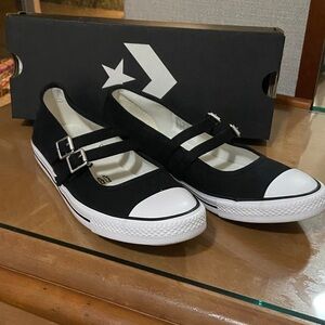 Women’s Converse Dainty Mary Jane Sneakers Sz 8.5